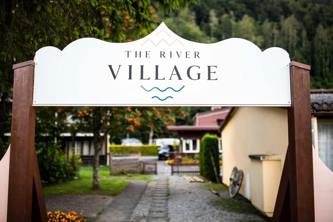 The River Village Interlaken Bagian luar foto