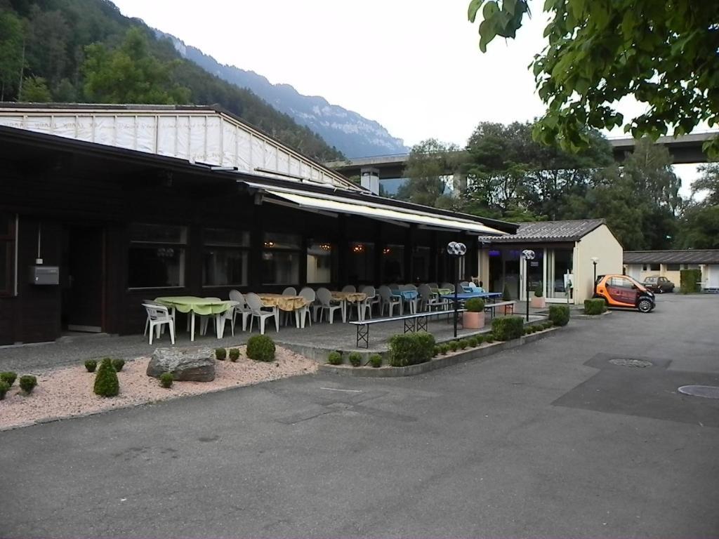 The River Village Interlaken Bagian luar foto