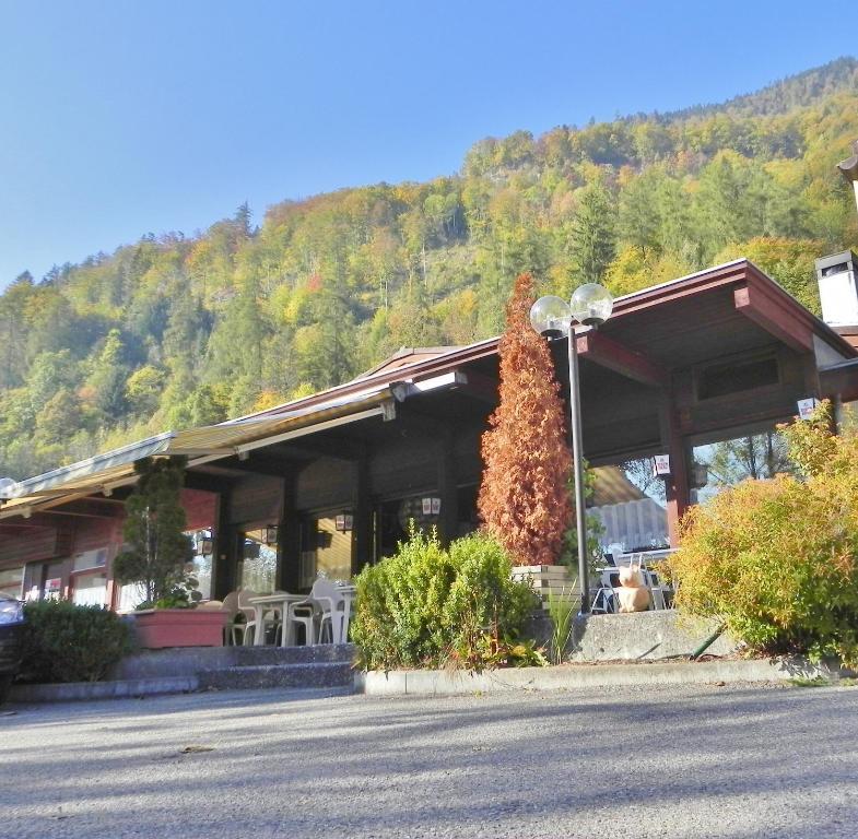 The River Village Interlaken Bagian luar foto